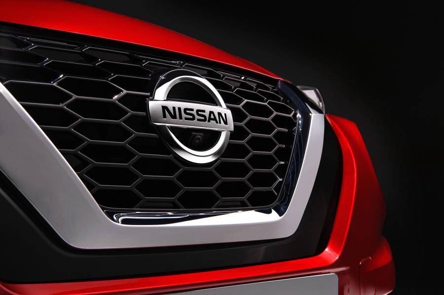 Логотип Nissan Juke 2019 года  (WW) (фото 35 из 65)